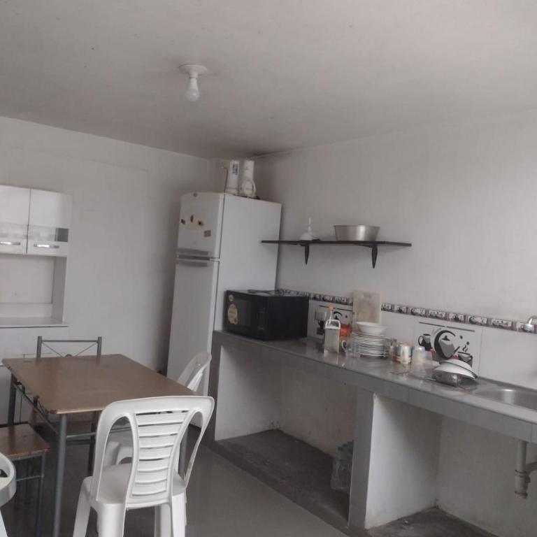 LA ACOGEDORA Qori Wasi - Habitación Doble con baño privado - 2 camas - 1