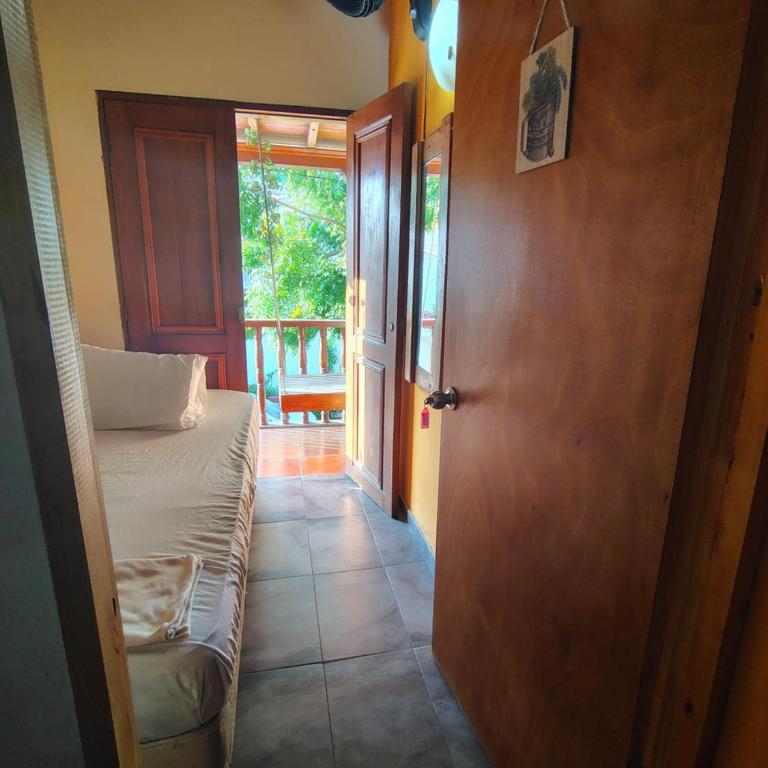 Habitación Economica Individual con Balcón - Single Room with Balcony - 1