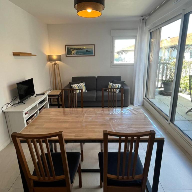 Appartement Moderne avec Terrasse et Parking à Anglet - 4 Pers. - Appartement 1 Chambre - 12
