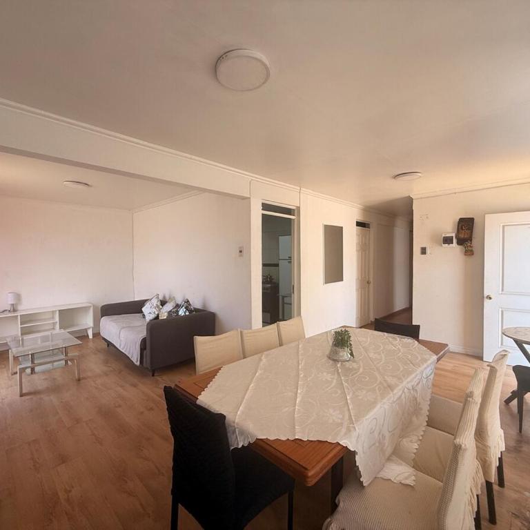 Amplios estacionamientos, gran piscina hasta 20P - Apartment - 3