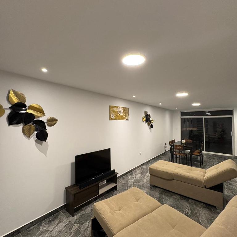Alma del Mar - Five-Bedroom House - 8