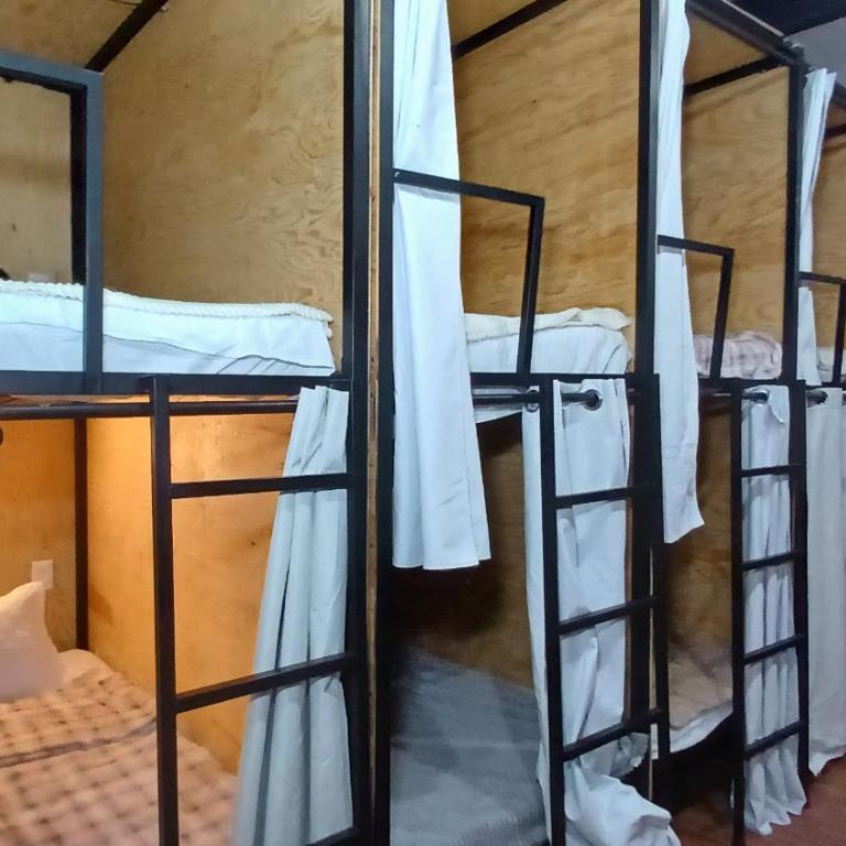 Hostal KEMMM - Habitación Compartida Mixta - 10