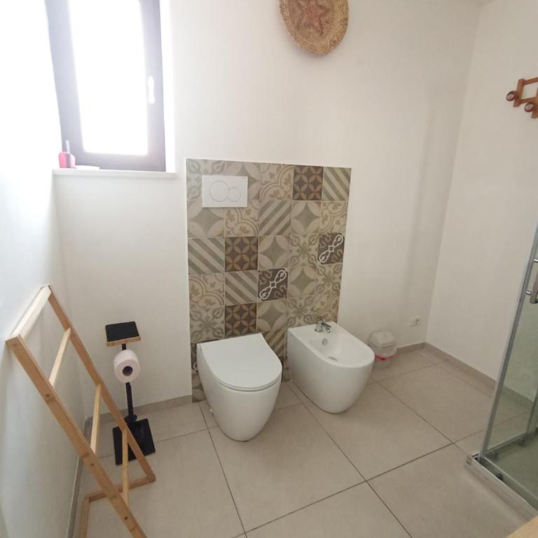 Casa vacanze TRINISULA Sicily home - Camera Familiare con Balcone - 9