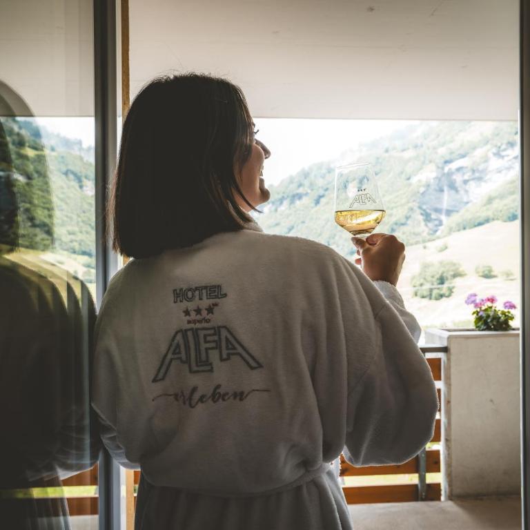 Hotel Alfa Superieur - Leukerbad-Therme - Doppelzimmer mit Zugang zum Spa und Seilbahnnutzung - 10