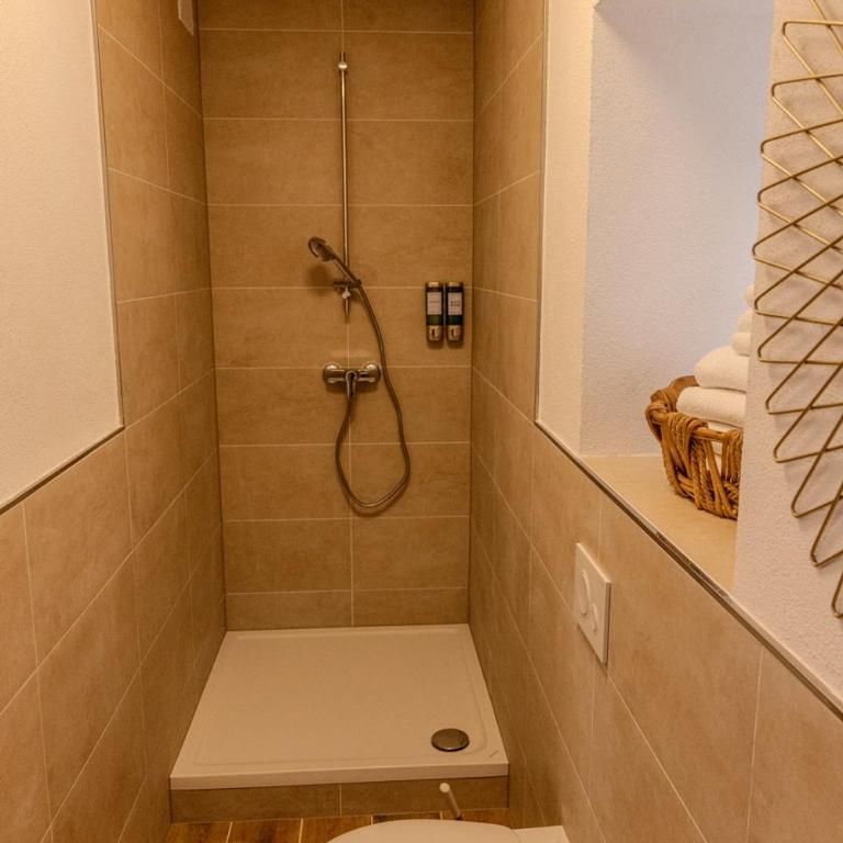 Chaplin - Camera Familiare con Bagno Privato - 8