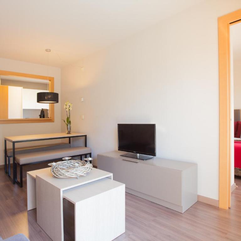 Tarter Mountain Suites - Appartamento con 1 Camera da Letto, Balcone e Vista Montagna - 5 Minuti in Auto dal Comprensorio Sciistico - 3