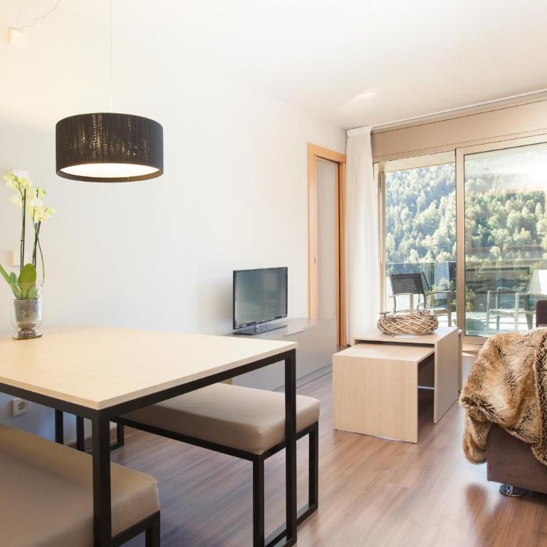 Tarter Mountain Suites - Appartamento con 1 Camera da Letto, Balcone e Vista Montagna - 5 Minuti in Auto dal Comprensorio Sciistico - 7