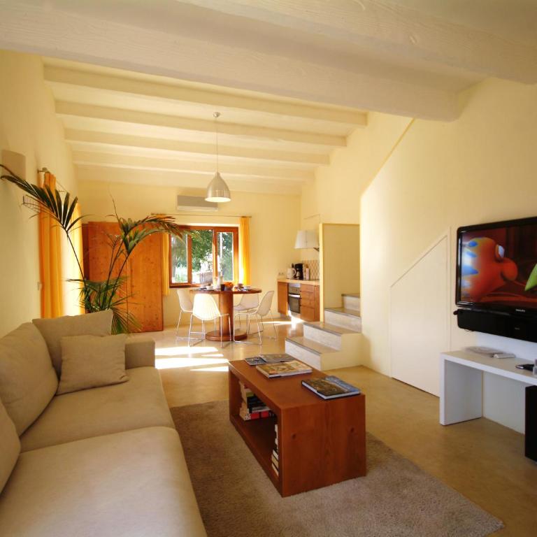 Villa Barcares Petit con piscina y amplios jardines, para 6, by BeBreeze - Villa con piscina privada - 10