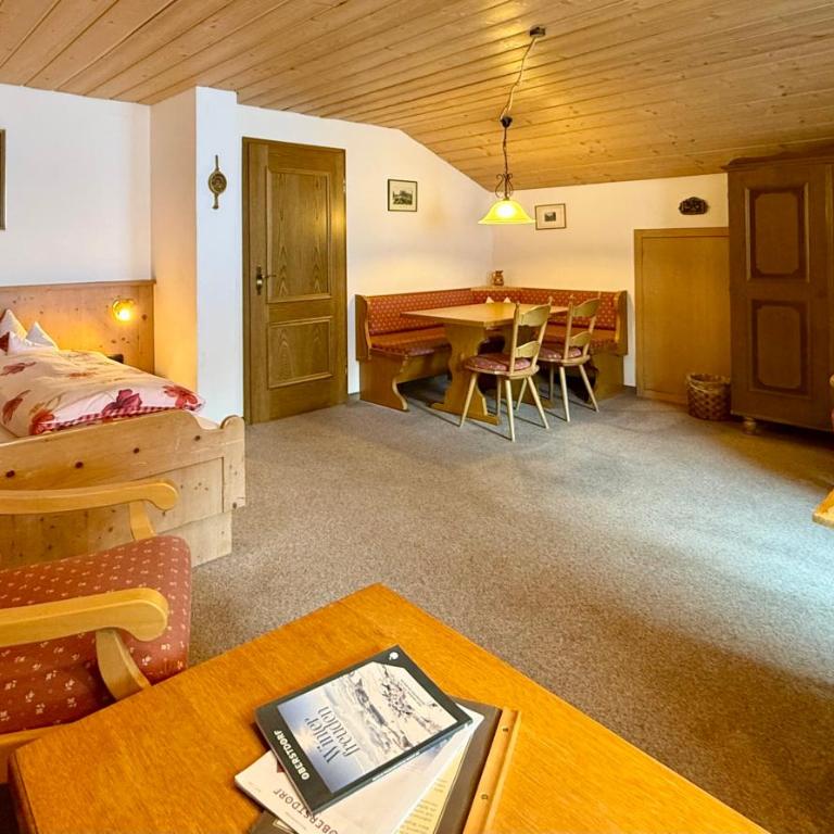 Landhaus Spielmannsau - Apartment mit 2 Schlafzimmern und Bergblick - 9