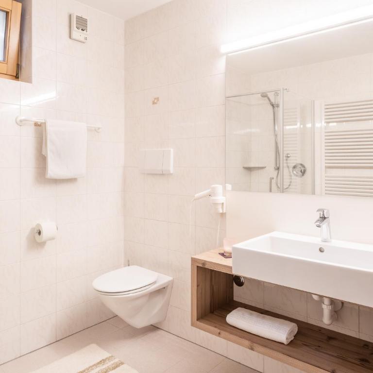 Untermairhof Appartment Residence - Two-Bedroom Apartment with Terrace - 9