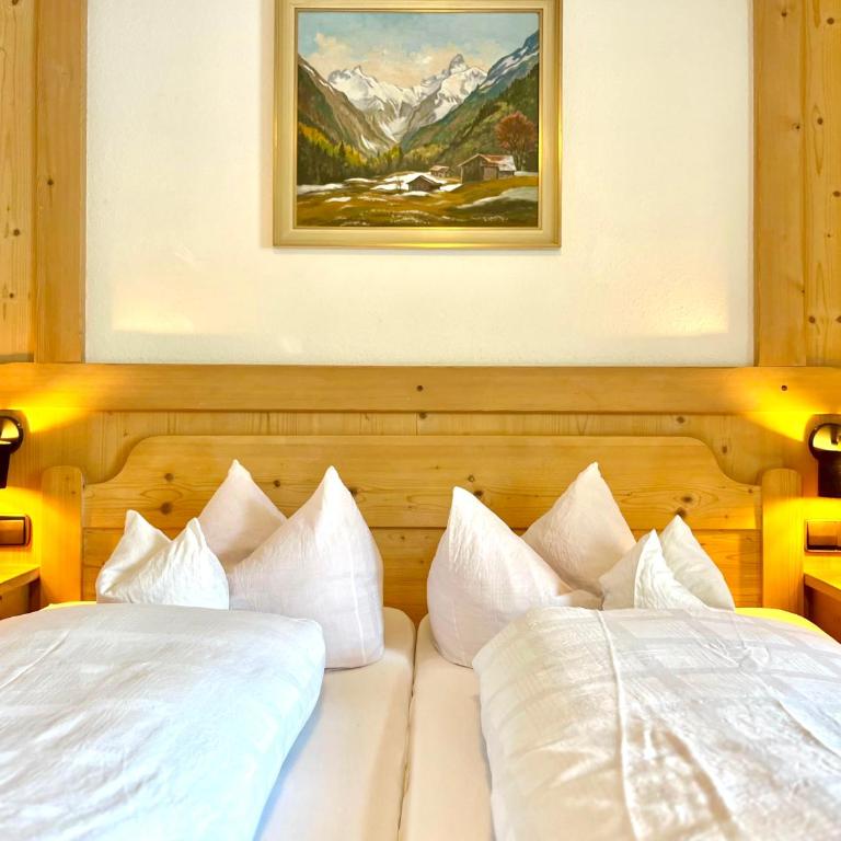 Landhaus Spielmannsau - Doppelzimmer mit Balkon - 8