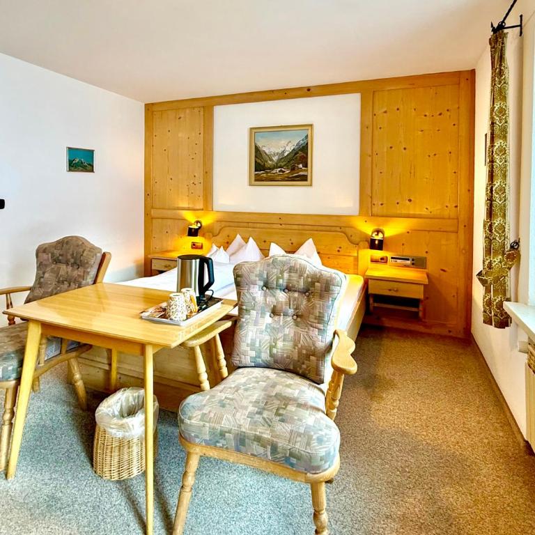 Landhaus Spielmannsau - Doppelzimmer mit Balkon - 7