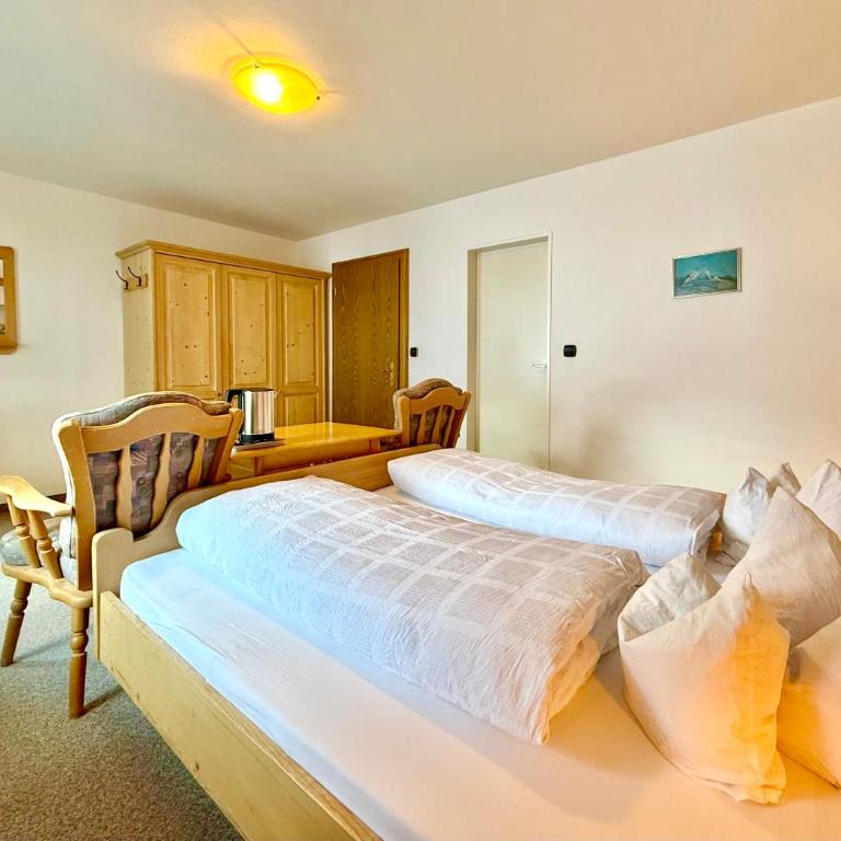 Landhaus Spielmannsau - Doppelzimmer mit Balkon - 3