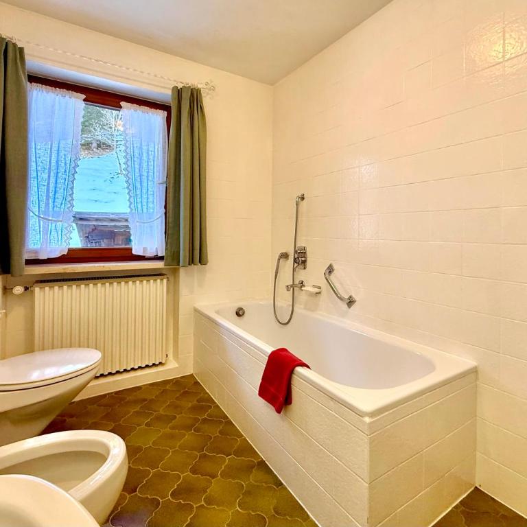 Landhaus Spielmannsau - Doppelzimmer mit Balkon - 6