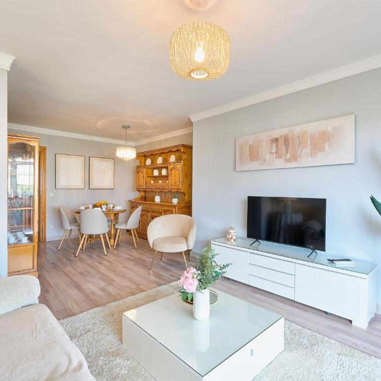 La Roca - Three-Bedroom Apartment - 32