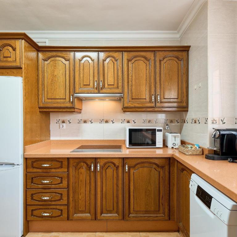 La Roca - Three-Bedroom Apartment - 35
