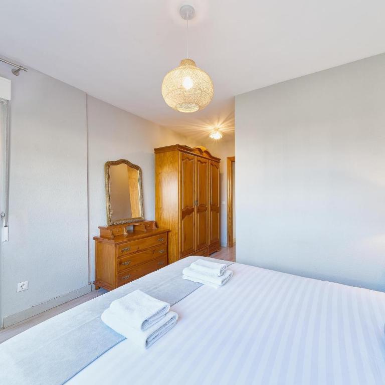 La Roca - Three-Bedroom Apartment - 37