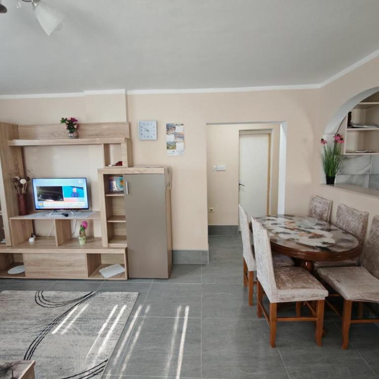 Konatar - One-Bedroom Apartment - 3