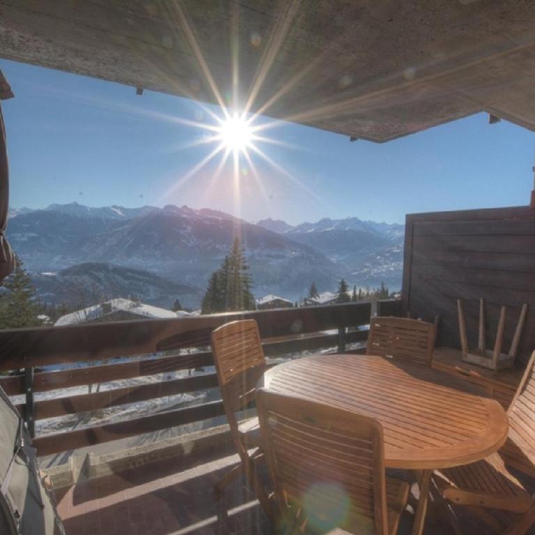 Appartement Gemeaux 204 sur la place du Village a Anzere avec vue sur les Alpes - Apartment - 6