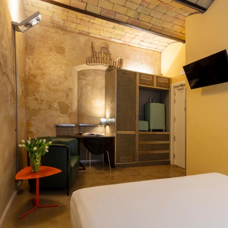 Hotel La Rovere - Standard Design-Doppel- oder Zweibettzimmer mit hohem Fenster - 5