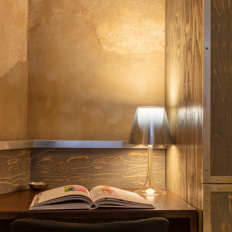 Hotel La Rovere - Standard Design-Doppel- oder Zweibettzimmer mit hohem Fenster - 7