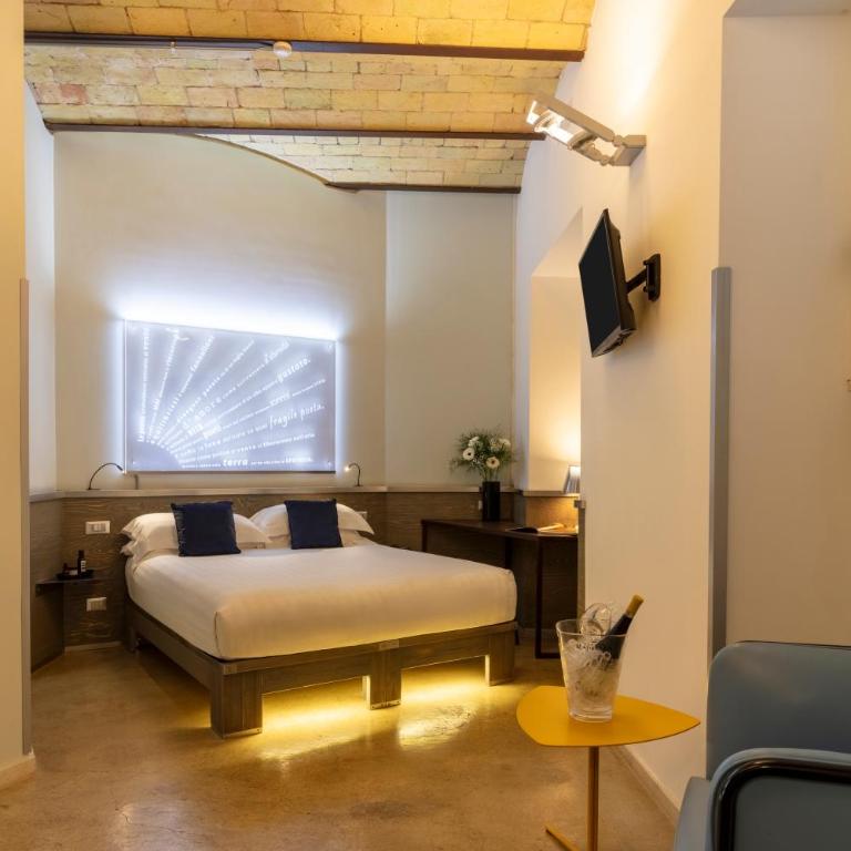 Hotel La Rovere - Standard Design-Doppel- oder Zweibettzimmer mit hohem Fenster - 1