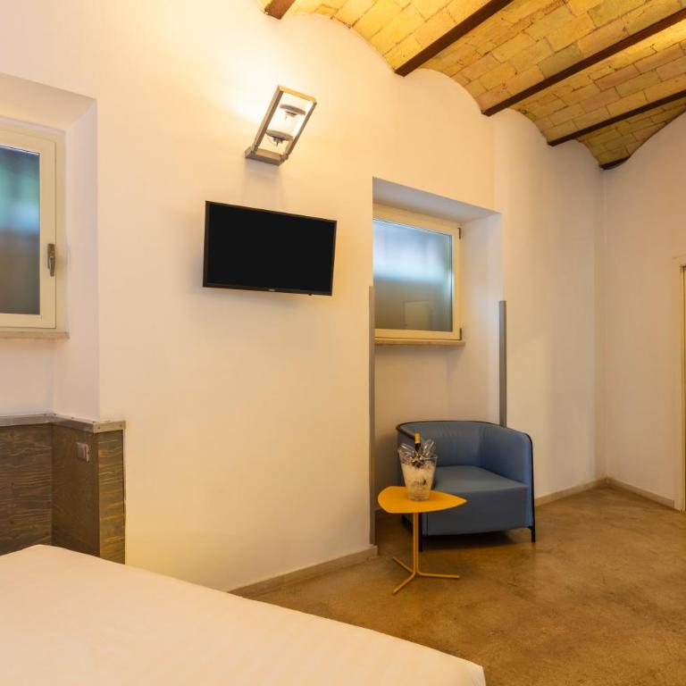 Hotel La Rovere - Standard Design-Doppel- oder Zweibettzimmer mit hohem Fenster - 3