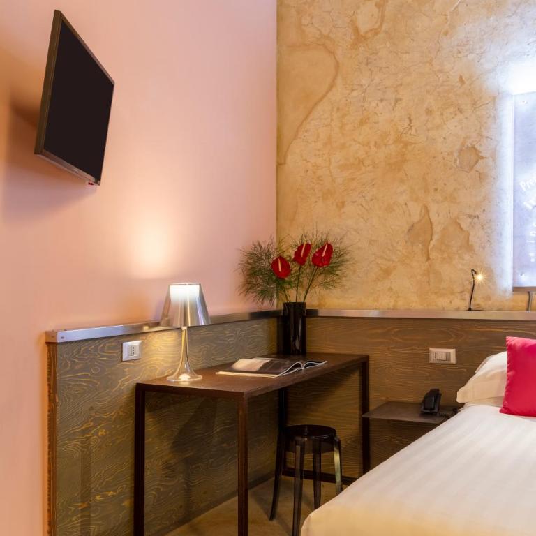 Hotel La Rovere - Standard Design-Doppel- oder Zweibettzimmer mit hohem Fenster - 6