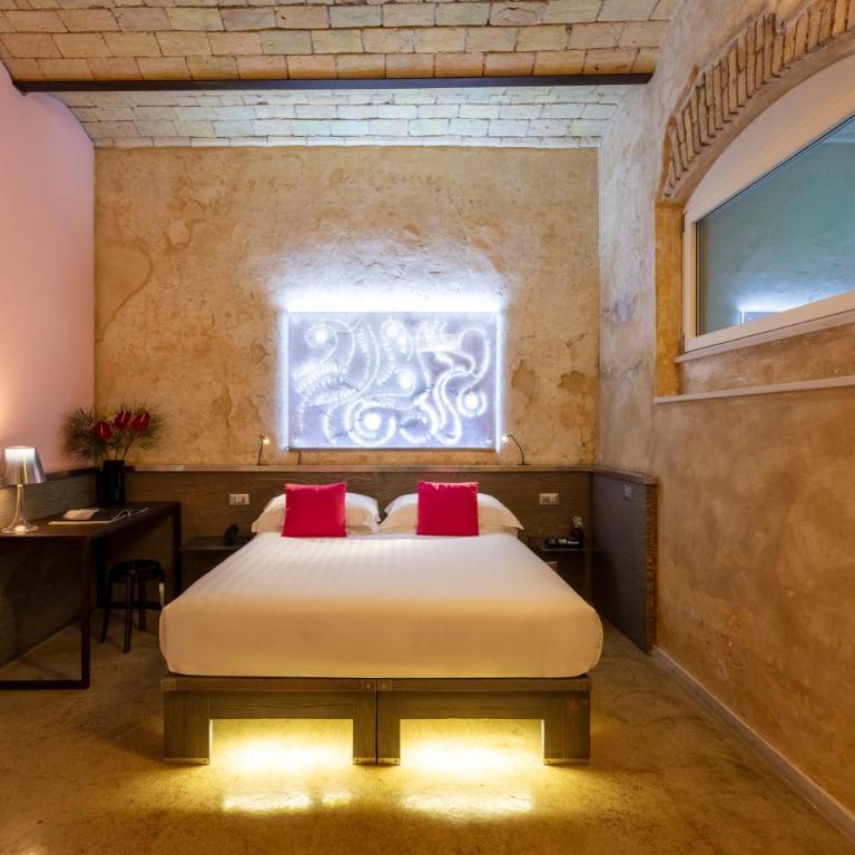 Hotel La Rovere - Standard Design-Doppel- oder Zweibettzimmer mit hohem Fenster - 9
