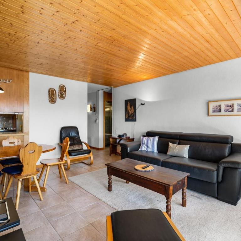 Appartement Sagittaire 202, sur la place du Village a Anzere - Apartment - 4