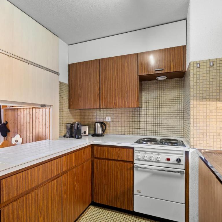 Appartement Sagittaire 202, sur la place du Village a Anzere - Apartment - 13