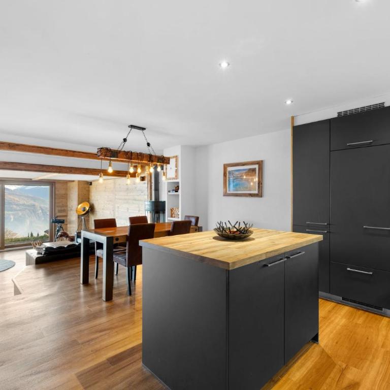 Sagittaire T06 sur la place du village a Anzere avec vue sur les Alpes - Apartment - 6