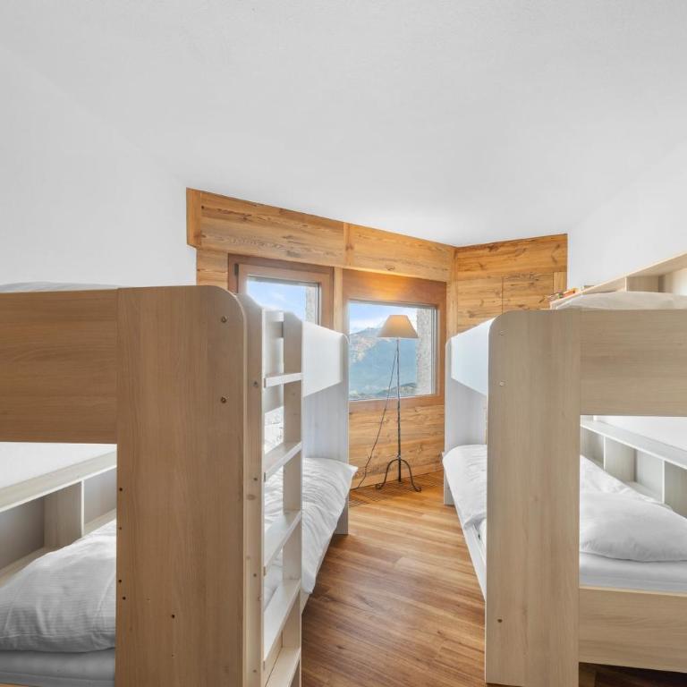 Sagittaire T06 sur la place du village a Anzere avec vue sur les Alpes - Apartment - 21