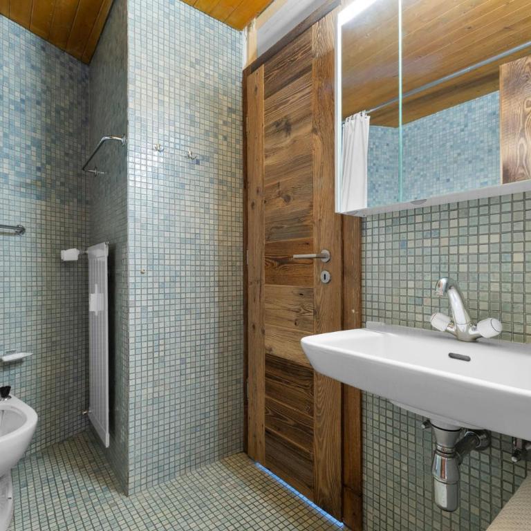 Sagittaire T06 sur la place du village a Anzere avec vue sur les Alpes - Apartment - 42