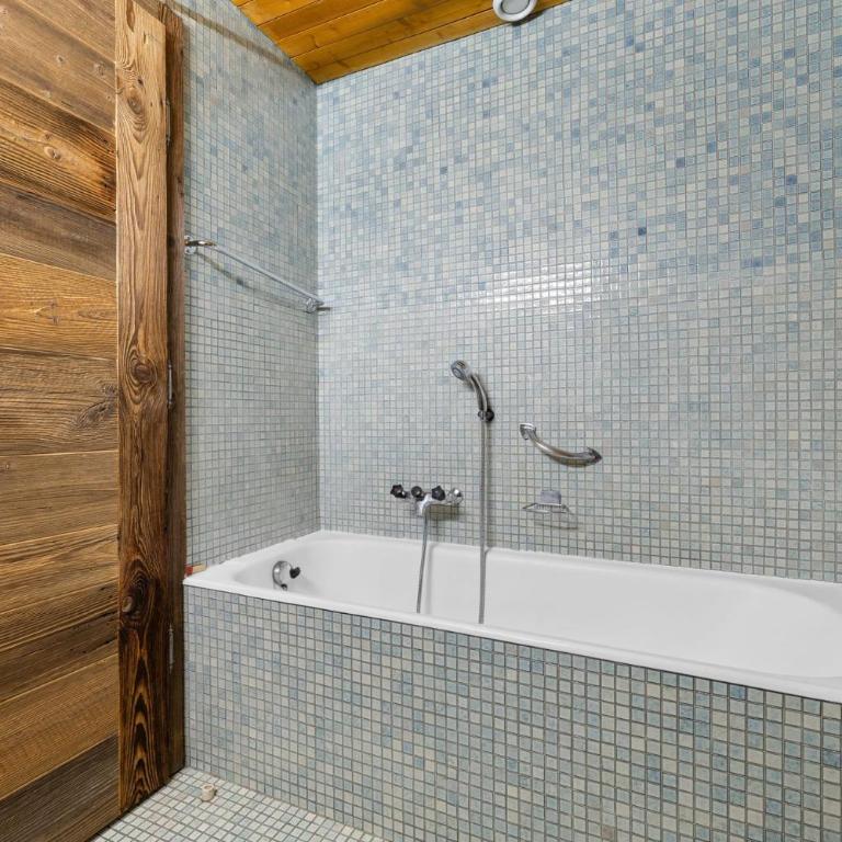 Sagittaire T06 sur la place du village a Anzere avec vue sur les Alpes - Apartment - 47