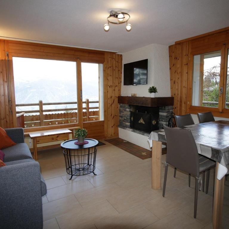 Asters 24 pres de la telecabine a Anzere avec vue sur les Alpes - Apartment - 2