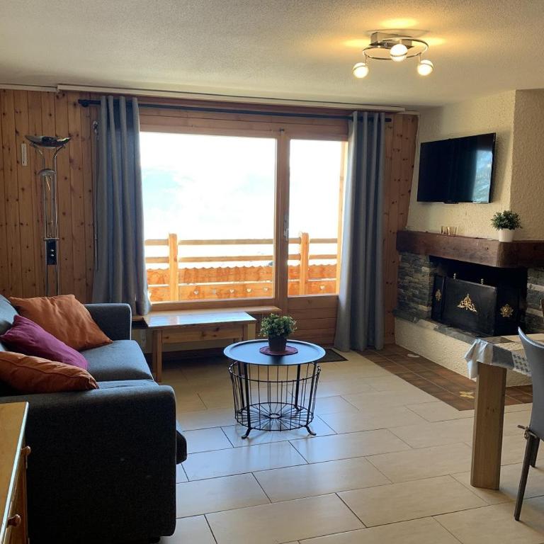 Asters 24 pres de la telecabine a Anzere avec vue sur les Alpes - Apartment - 3
