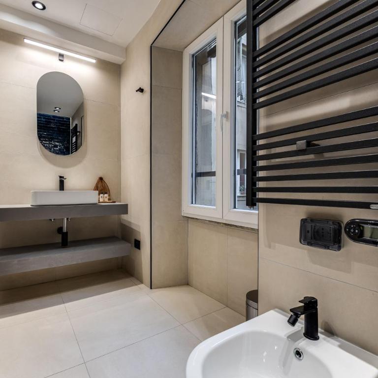 Romana Experience - King Room - 11