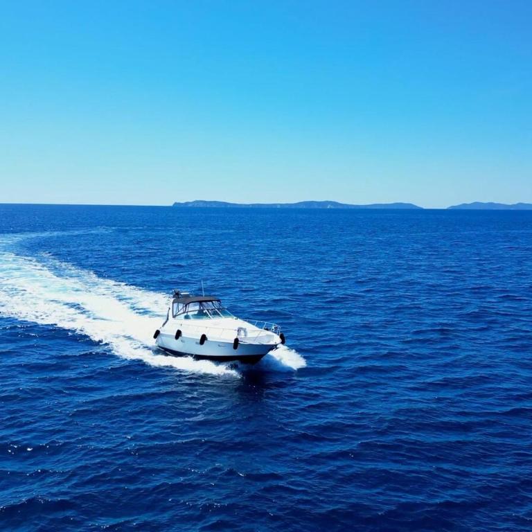 Cris Craft 380 CONT Boat - Casa Mobile - 7