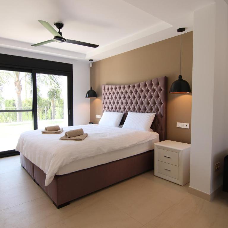 Villa with pool and stunning 180 degrees view - Villa - 27