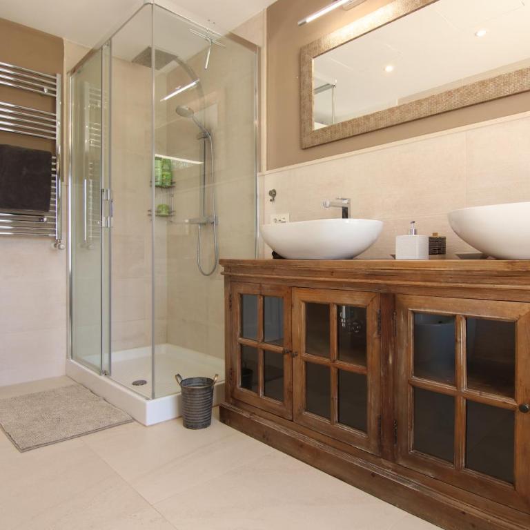 Villa with pool and stunning 180 degrees view - Villa - 38