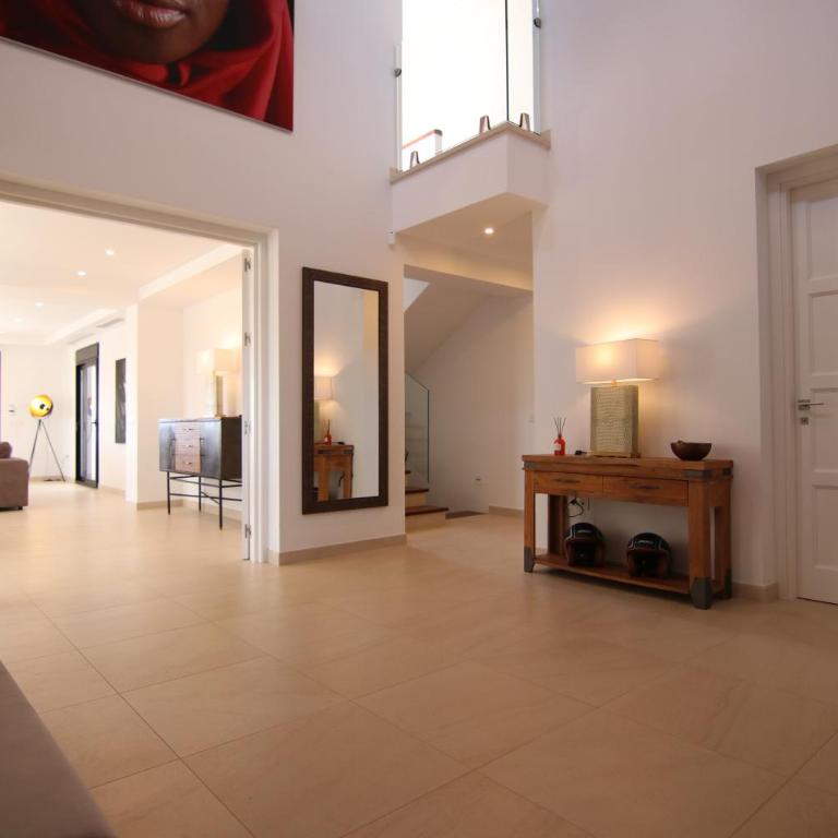 Villa with pool and stunning 180 degrees view - Villa - 17