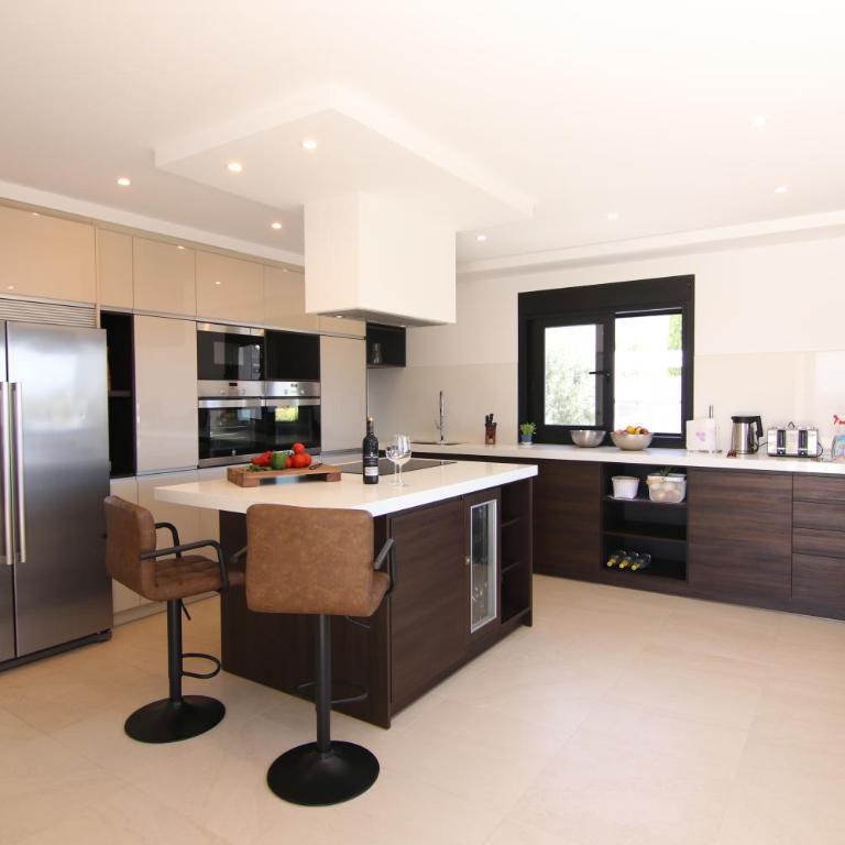 Villa with pool and stunning 180 degrees view - Villa - 24