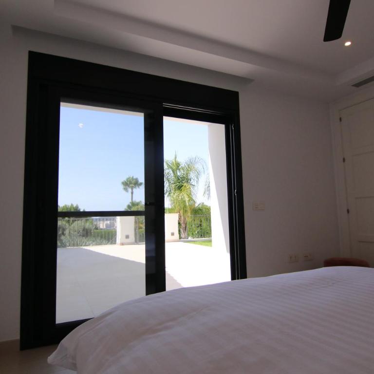 Villa with pool and stunning 180 degrees view - Villa - 35