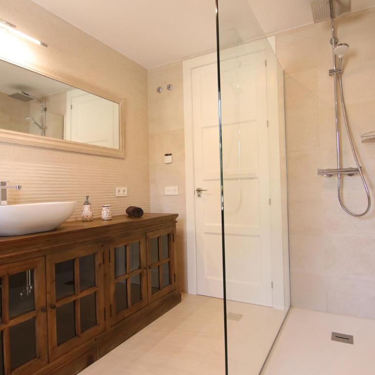 Villa with pool and stunning 180 degrees view - Villa - 39