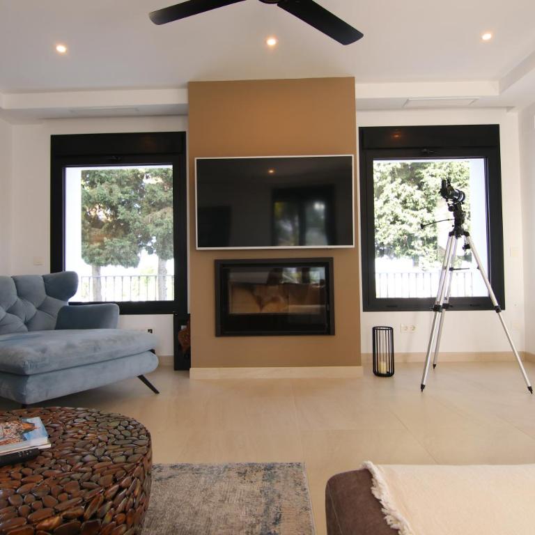 Villa with pool and stunning 180 degrees view - Villa - 21