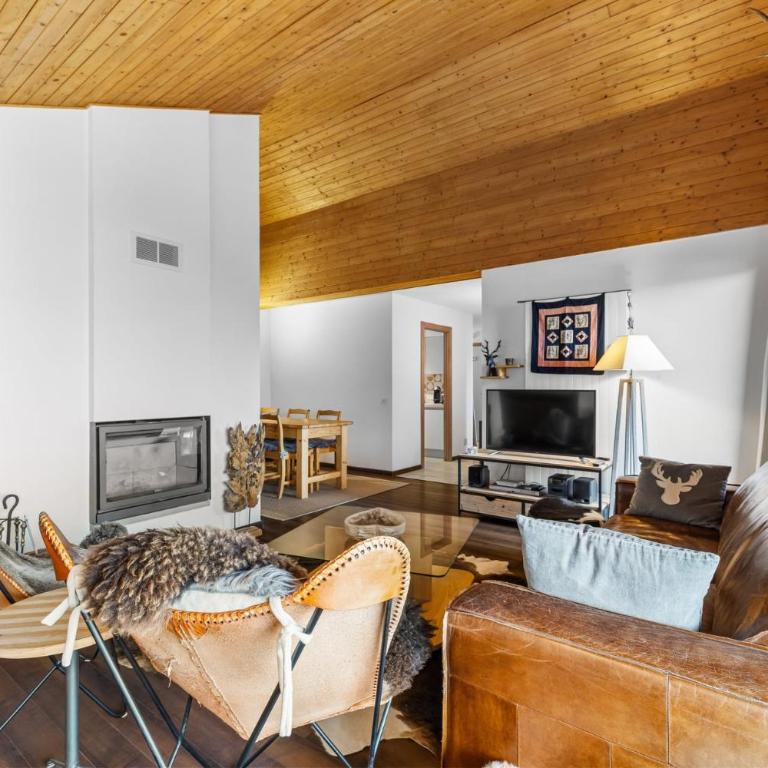 Saphir 404 pres de la telecabine a Anzere avec vue sur les Alpes - Apartment - 3