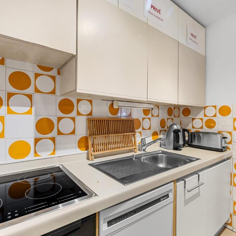 Saphir 404 pres de la telecabine a Anzere avec vue sur les Alpes - Apartment - 15