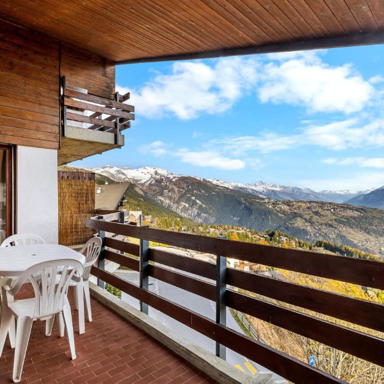 Saphir 404 pres de la telecabine a Anzere avec vue sur les Alpes - Apartment - 39