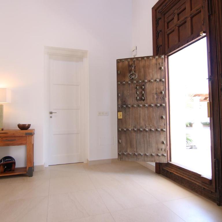 Villa with pool and stunning 180 degrees view - Villa - 74